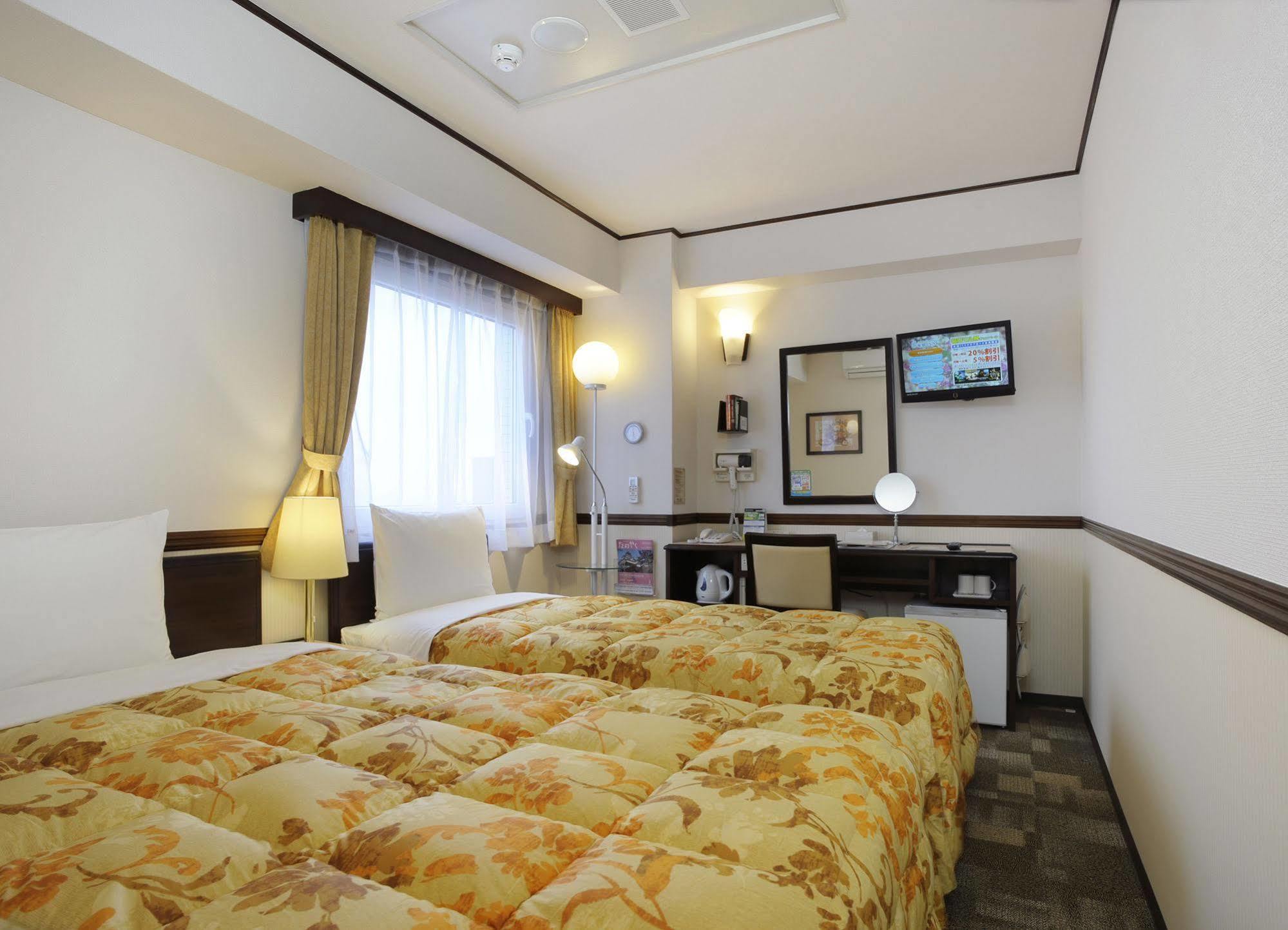 Toyoko Inn Kobe Minatogawa Koen Экстерьер фото