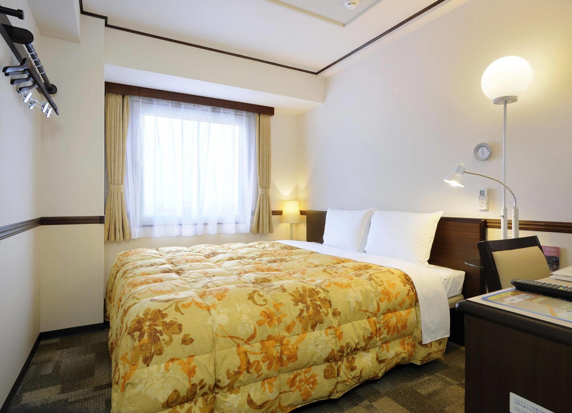 Toyoko Inn Kobe Minatogawa Koen Экстерьер фото